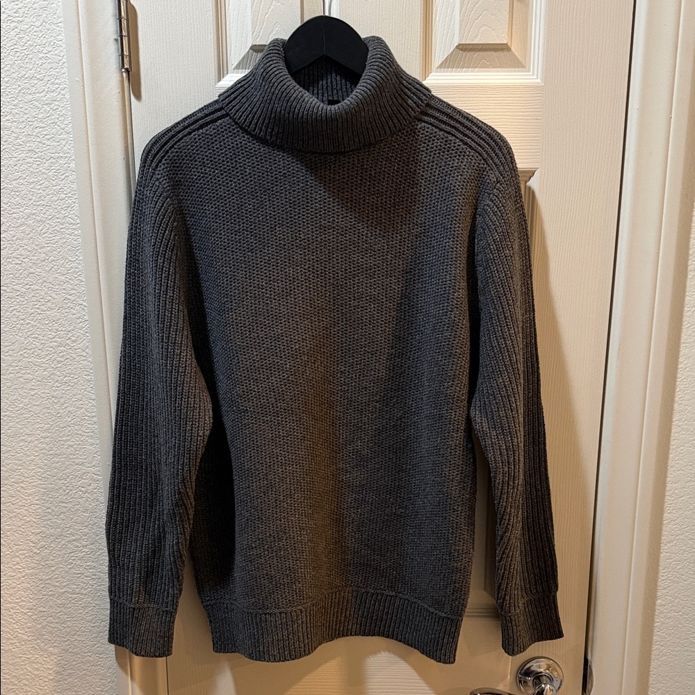 Uniqlo Men's Charcoal Turtleneck Sweater